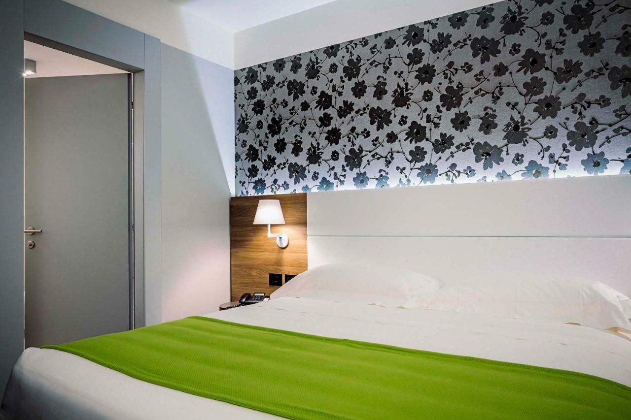 Link124 Hotel Parma Buitenkant foto