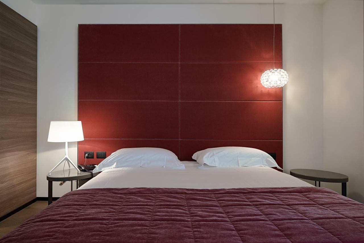 Link124 Hotel Parma Buitenkant foto