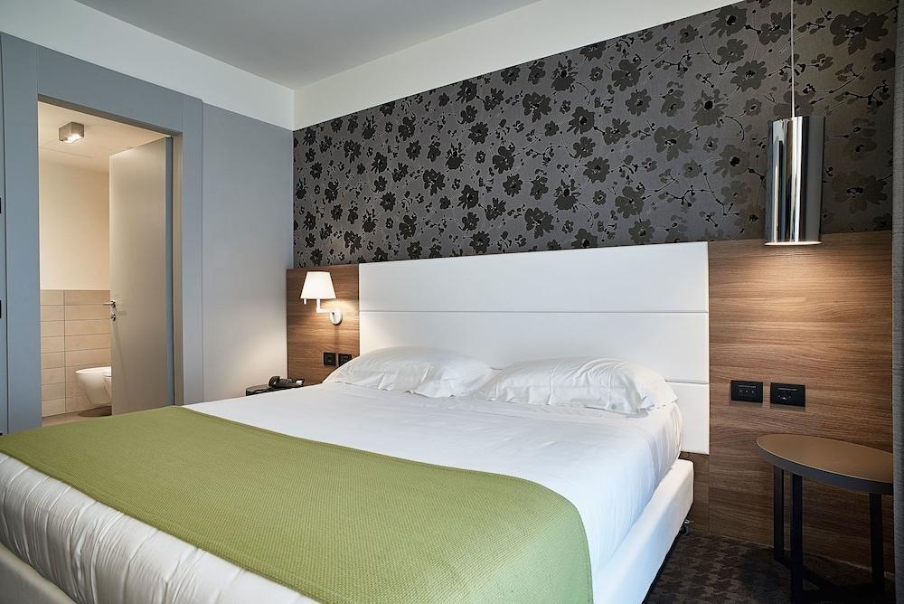 Link124 Hotel Parma Buitenkant foto